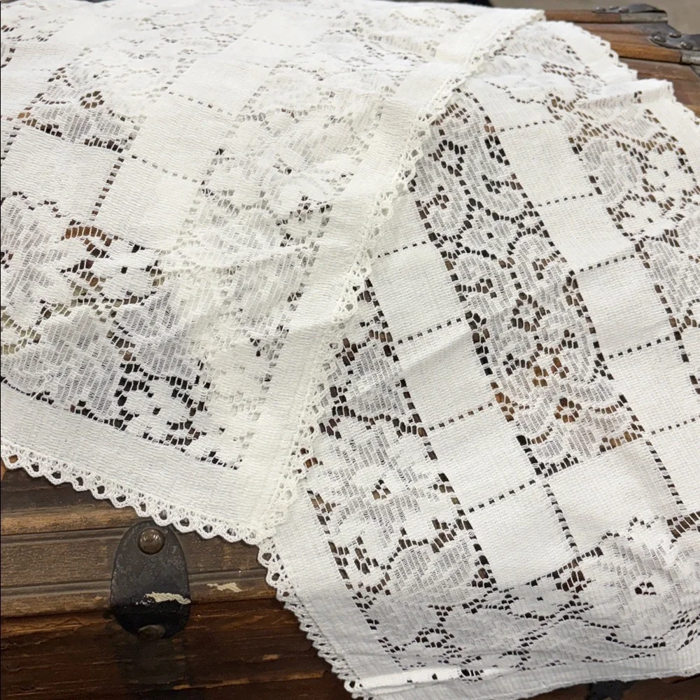 Elegant White Lace Table Runner